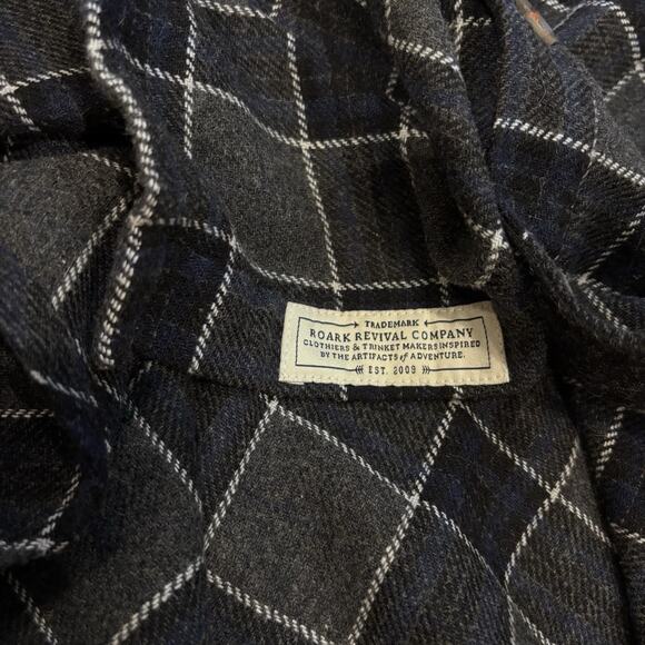 ROARK REVIVAL Nordsman Gray Black Plaid Button Front Elbow Patches Medium Poly - Picture 6 of 6